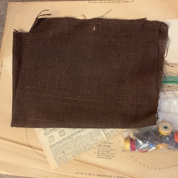 Vintage 1978 McCulla Crafts Inc, BUTTERFLY String Art Kit made in the USA - Picture 13 of 13